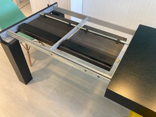 Mesa comedor extensible negra