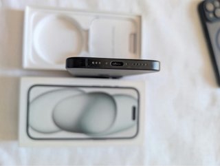 iPhone 15 - Batería 88%, 694 ciclos