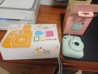 Cámara Instax Mini 12 + Accesorios