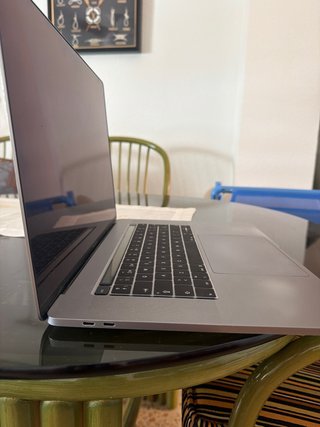 MacBook Pro 16 2019 Touch Bar