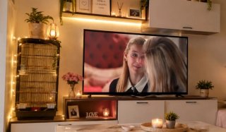 Mueble TV comedor madera y cristal