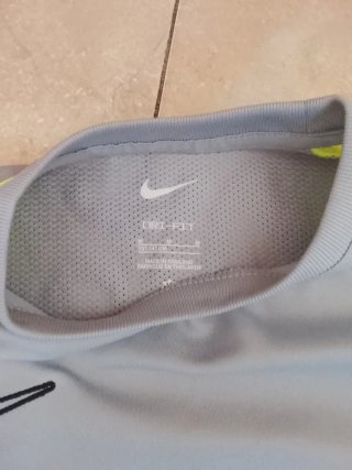 Set sportivo Nike grigio e giallo