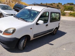 Se vende furgoneta kangoo con 105000km
