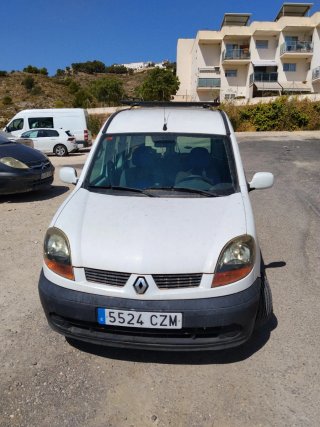 Se vende furgoneta kangoo con 105000km
