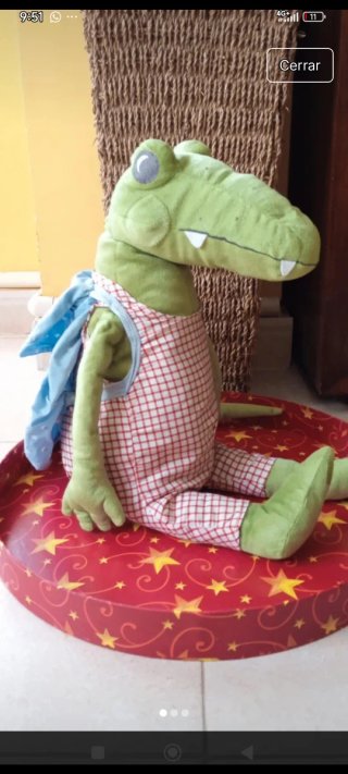 Peluche Cocodrilo con Mochila para guardar pijama