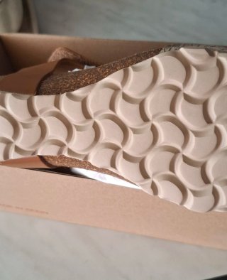 Sandalias Marrones y Doradas