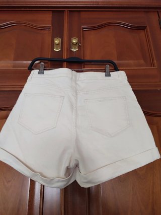 Shorts vaqueros H&M beige