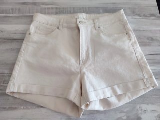 Shorts vaqueros H&M beige