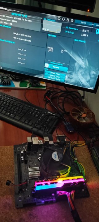Memória RAM DDR4 G.SKILL TridentZ RGB 16GB