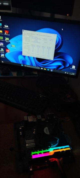 Memória RAM DDR4 G.SKILL TridentZ RGB 16GB