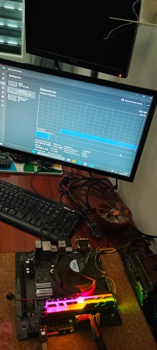 Memória RAM DDR4 G.SKILL TridentZ RGB 16GB