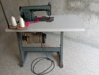 Máquina de coser industrial Alfa con acople bies.