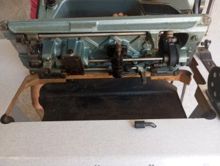 Máquina de coser industrial Alfa con acople bies.
