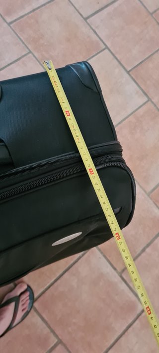 Maleta de viaje negra