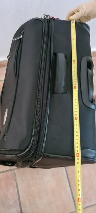 Maleta de viaje negra