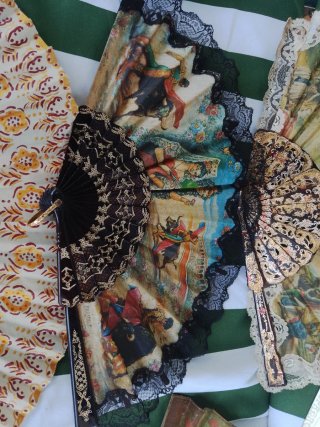 Lote de 6 abanicos antiguos decorados