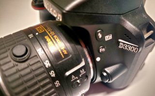 Nikon D3300 + Objetivo 18-55mm