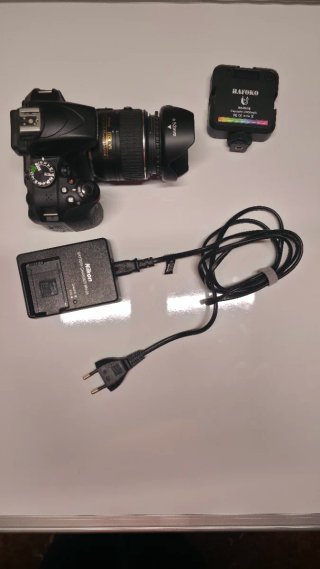 Nikon D3300 + Objetivo 18-55mm