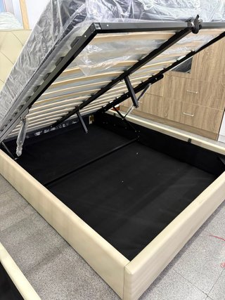Cama con cabecero capitoné y arcón 135x190 - Nueva