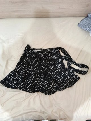 Falda pantalón con cremallera XS de Stradivarius