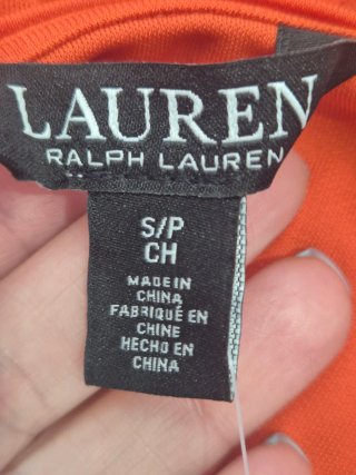 Camiseta cruzada naranja con detalle