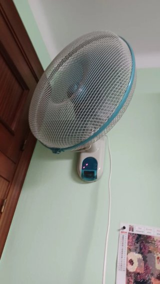 Ventilador de pared con mando a distancia