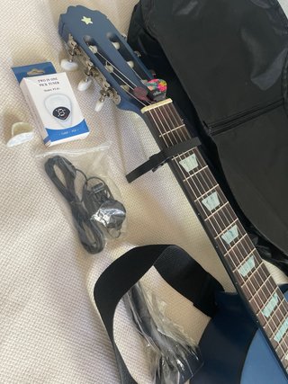 Guitarra Acústica Azul con Estrellas 3/4 Sonidon .