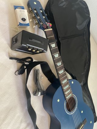 Guitarra Acústica Azul con Estrellas 3/4 Sonidon .