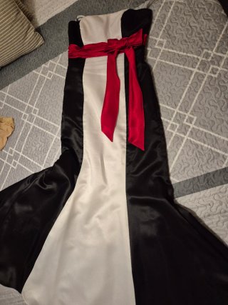 Vestido de fiesta largo blanco y negro