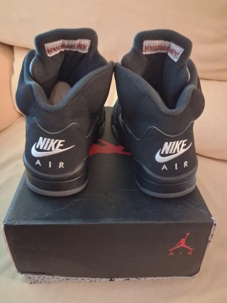 Jordan 5 Retro Negro Metálico
