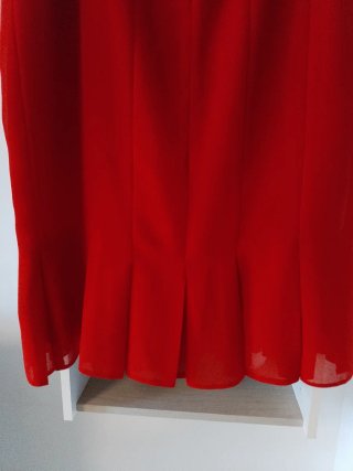 Falda Pilar Herrera. Roja Talla 44 Nueva