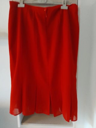 Falda Pilar Herrera. Roja Talla 44 Nueva