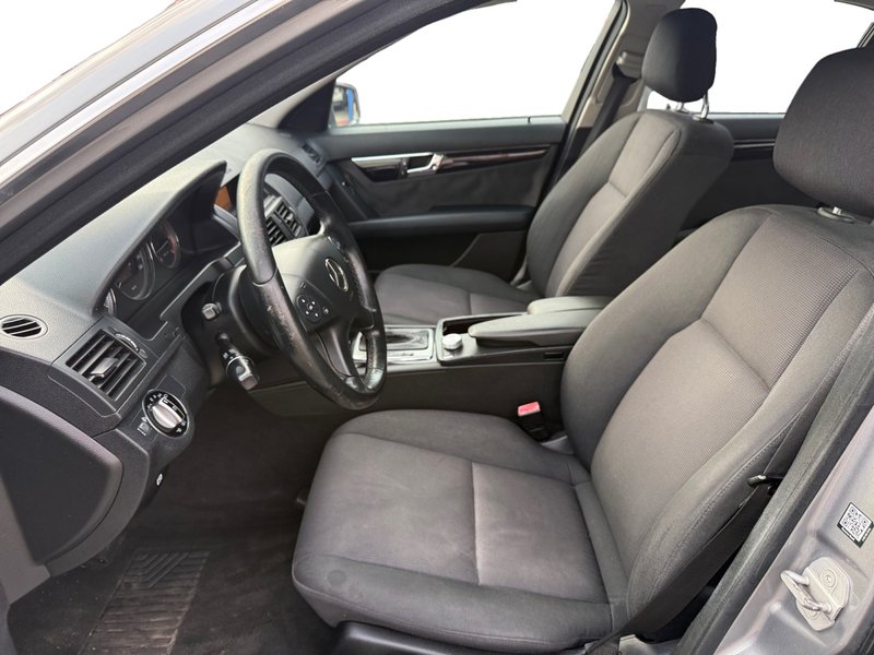 Mercedes-Benz Clase C 2010, foto 11
