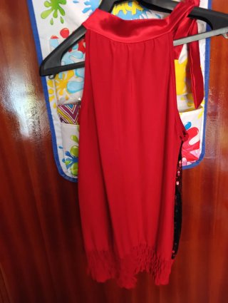 Blusa lentejuelas roja y negra