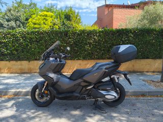 Honda ADV350 Maxi Scooter Negra/Gris