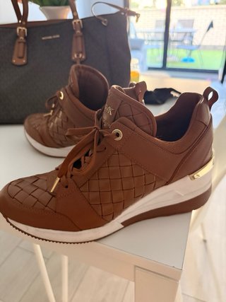 Zapatos Michael Kors Marrones y Dorados