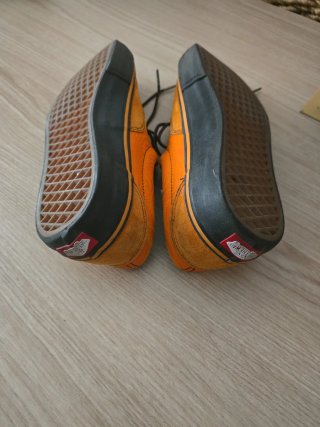 Zapatillas Vans Naranja y Negro