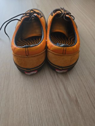 Zapatillas Vans Naranja y Negro