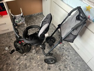 Triciclo para bebé con manillar