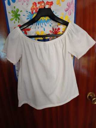 Blusa blanca escote Bardot