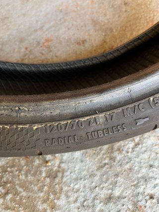 Neumático de moto 120/70 r17