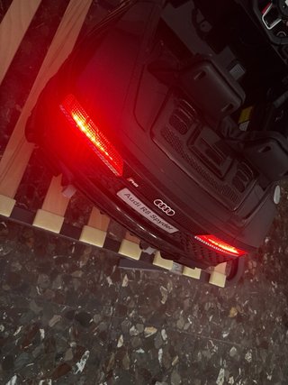 Coche eléctrico Audi R8 Spyder niño