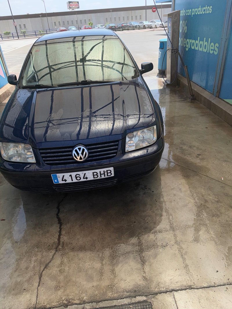 Volkswagen Bora 2002 - foto 1