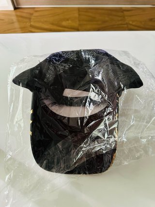 Gorra Trucker Negra y Dorada – Diseño Mármol