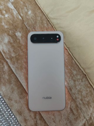 ZTE Nubia Air 5G Dorado