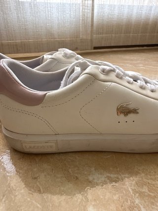 Zapatillas Lacoste blancas y rosas