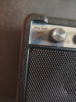 Guitarra Eléctrica Junior Negra. Urge venta