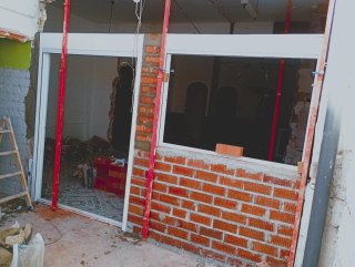 Materiales de construcción: yeso, pintura, azulejo