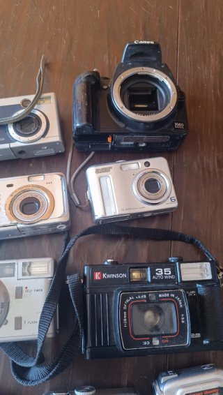 Lote 15 Câmaras Fotográficas e de Filmar várias ma