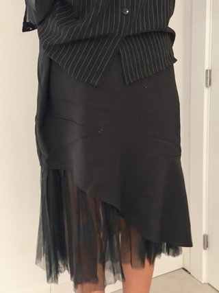 Falda midi negra con tul